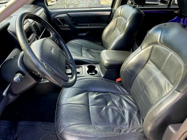 Черный Джип Гранд Чероки, объемом двигателя 2.7 л и пробегом 320 тыс. км за 2500 $, фото 6 на Automoto.ua