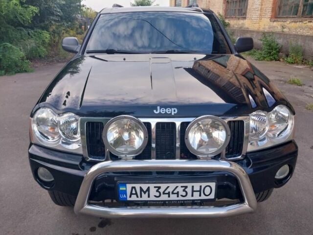 Черный Джип Гранд Чероки, объемом двигателя 3 л и пробегом 300 тыс. км за 5500 $, фото 1 на Automoto.ua