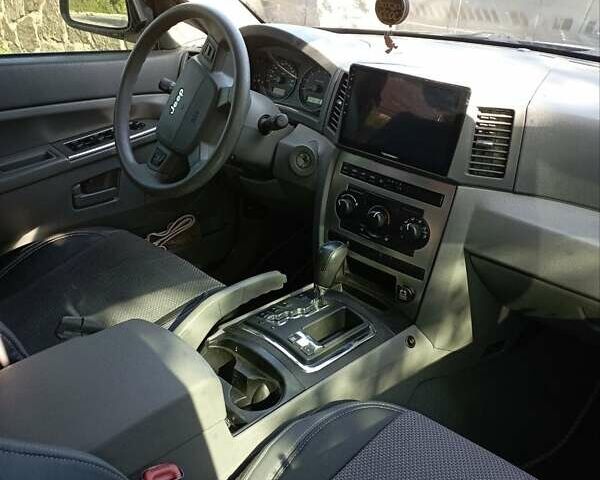 Чорний Джип Grand Cherokee, об'ємом двигуна 2.99 л та пробігом 271 тис. км за 12000 $, фото 18 на Automoto.ua