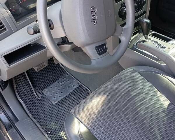 Чорний Джип Grand Cherokee, об'ємом двигуна 2.99 л та пробігом 271 тис. км за 12000 $, фото 15 на Automoto.ua