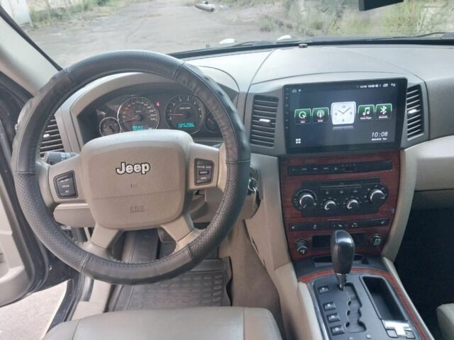 Черный Джип Гранд Чероки, объемом двигателя 3 л и пробегом 300 тыс. км за 5500 $, фото 4 на Automoto.ua