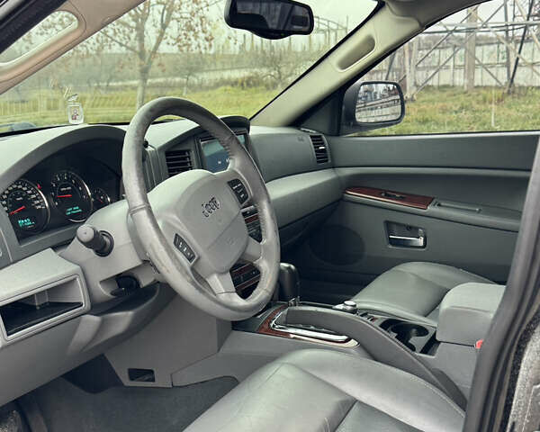 Черный Джип Гранд Чероки, объемом двигателя 2.99 л и пробегом 350 тыс. км за 9350 $, фото 10 на Automoto.ua