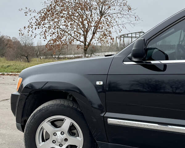 Черный Джип Гранд Чероки, объемом двигателя 2.99 л и пробегом 350 тыс. км за 9350 $, фото 3 на Automoto.ua