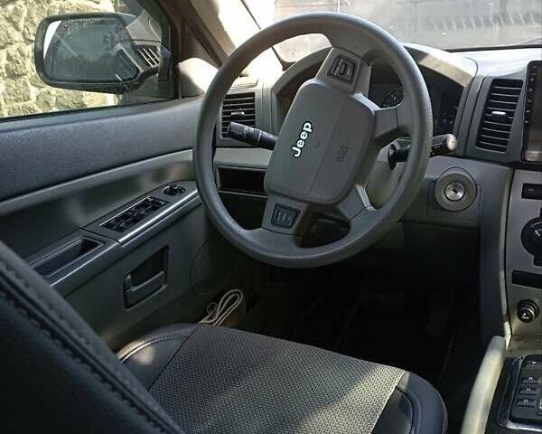 Чорний Джип Grand Cherokee, об'ємом двигуна 2.99 л та пробігом 271 тис. км за 12000 $, фото 22 на Automoto.ua