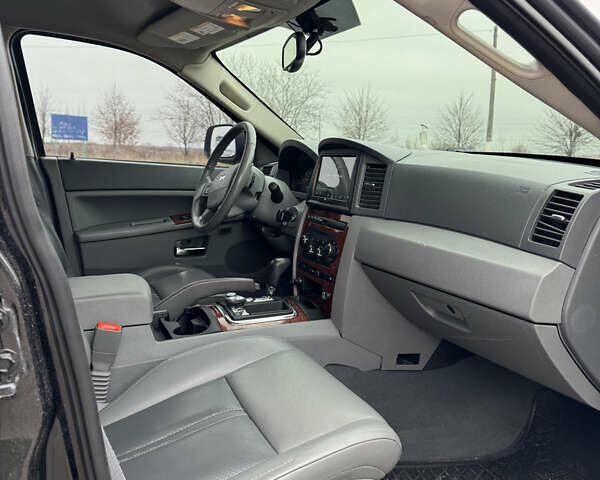 Черный Джип Гранд Чероки, объемом двигателя 2.99 л и пробегом 350 тыс. км за 9350 $, фото 14 на Automoto.ua