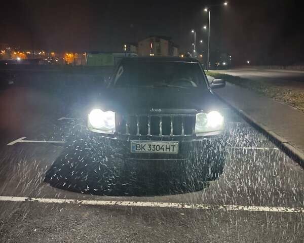 Черный Джип Гранд Чероки, объемом двигателя 2.99 л и пробегом 350 тыс. км за 10500 $, фото 1 на Automoto.ua