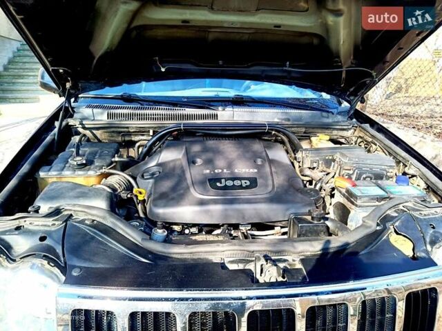 Черный Джип Гранд Чероки, объемом двигателя 2.99 л и пробегом 278 тыс. км за 9000 $, фото 4 на Automoto.ua