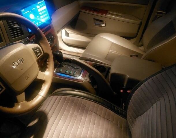 Черный Джип Гранд Чероки, объемом двигателя 4.7 л и пробегом 277 тыс. км за 5500 $, фото 3 на Automoto.ua