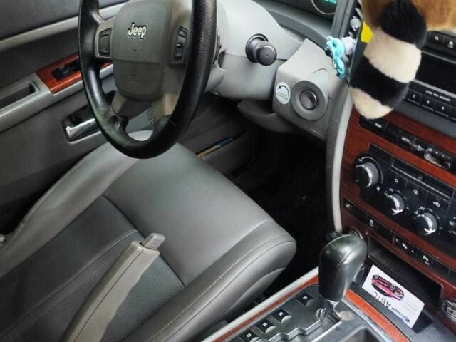 Чорний Джип Grand Cherokee, об'ємом двигуна 3 л та пробігом 300 тис. км за 3300 $, фото 7 на Automoto.ua