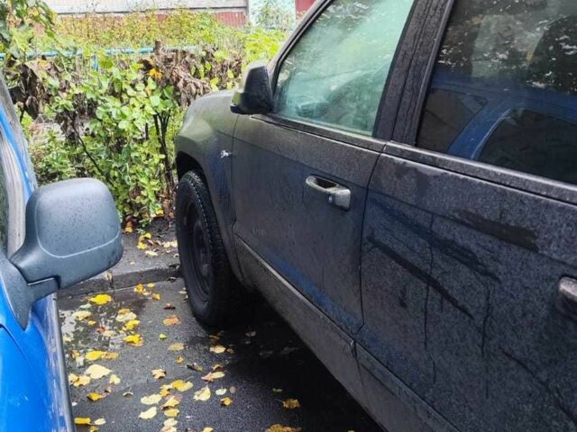 Чорний Джип Grand Cherokee, об'ємом двигуна 3 л та пробігом 300 тис. км за 3300 $, фото 2 на Automoto.ua