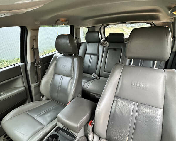 Чорний Джип Grand Cherokee, об'ємом двигуна 2.99 л та пробігом 375 тис. км за 9900 $, фото 2 на Automoto.ua