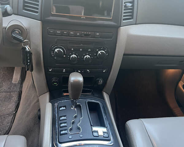 Чорний Джип Grand Cherokee, об'ємом двигуна 2.99 л та пробігом 243 тис. км за 10800 $, фото 15 на Automoto.ua