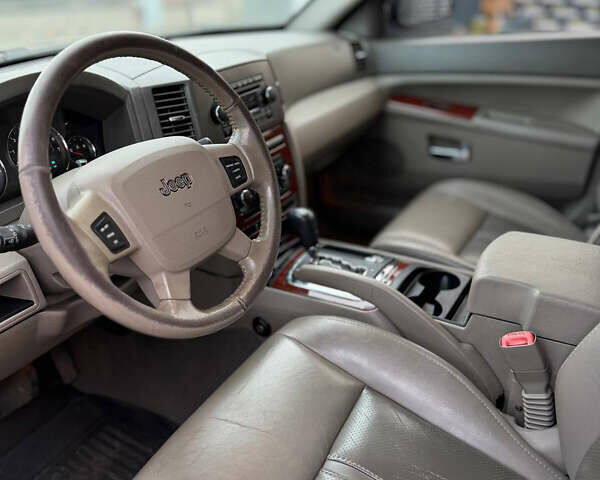 Черный Джип Гранд Чероки, объемом двигателя 4.7 л и пробегом 233 тыс. км за 7300 $, фото 6 на Automoto.ua