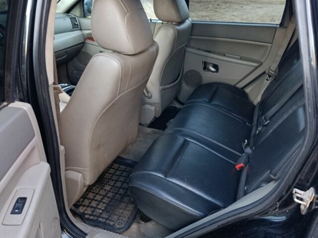 Чорний Джип Grand Cherokee, об'ємом двигуна 3 л та пробігом 300 тис. км за 2107 $, фото 2 на Automoto.ua