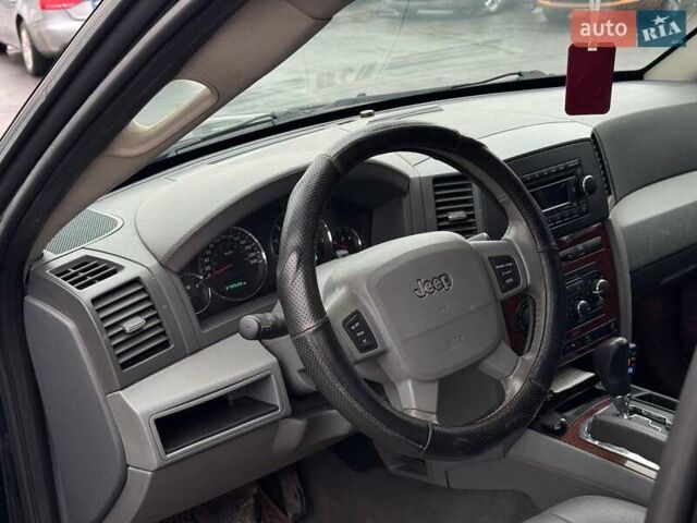 Черный Джип Гранд Чероки, объемом двигателя 2.99 л и пробегом 360 тыс. км за 9999 $, фото 17 на Automoto.ua