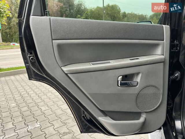 Чорний Джип Grand Cherokee, об'ємом двигуна 3 л та пробігом 283 тис. км за 8500 $, фото 39 на Automoto.ua