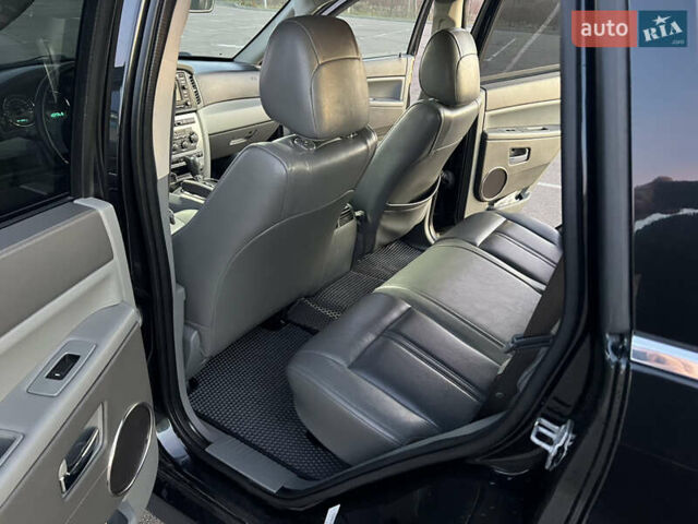 Черный Джип Гранд Чероки, объемом двигателя 2.99 л и пробегом 252 тыс. км за 12000 $, фото 7 на Automoto.ua