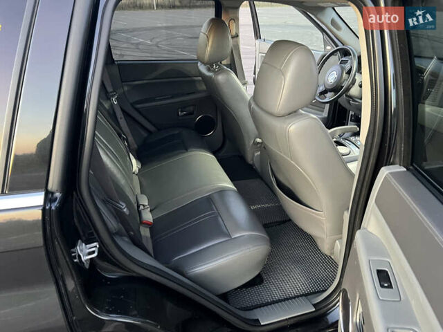 Черный Джип Гранд Чероки, объемом двигателя 2.99 л и пробегом 252 тыс. км за 12000 $, фото 6 на Automoto.ua