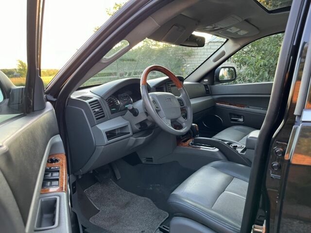 Чорний Джип Grand Cherokee, об'ємом двигуна 3 л та пробігом 290 тис. км за 5600 $, фото 5 на Automoto.ua