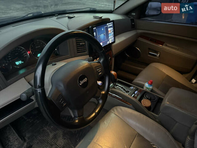 Черный Джип Гранд Чероки, объемом двигателя 2.99 л и пробегом 380 тыс. км за 10700 $, фото 14 на Automoto.ua