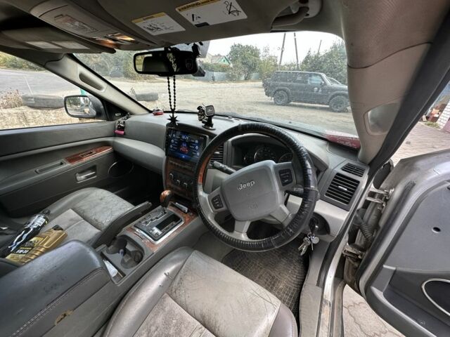 Чорний Джип Grand Cherokee, об'ємом двигуна 3 л та пробігом 300 тис. км за 4000 $, фото 7 на Automoto.ua