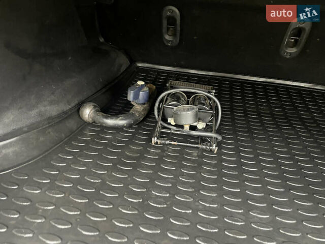 Черный Джип Гранд Чероки, объемом двигателя 3 л и пробегом 252 тыс. км за 9700 $, фото 31 на Automoto.ua