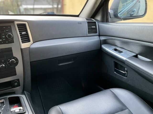 Черный Джип Гранд Чероки, объемом двигателя 3 л и пробегом 265 тыс. км за 9900 $, фото 8 на Automoto.ua