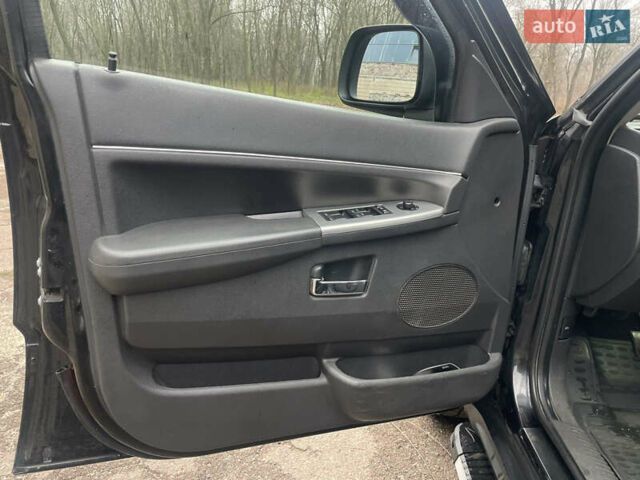 Черный Джип Гранд Чероки, объемом двигателя 3 л и пробегом 252 тыс. км за 9700 $, фото 26 на Automoto.ua