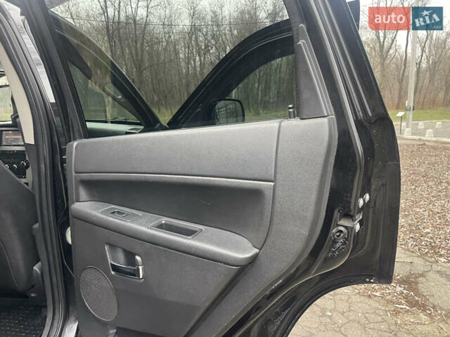 Черный Джип Гранд Чероки, объемом двигателя 3 л и пробегом 252 тыс. км за 9700 $, фото 19 на Automoto.ua