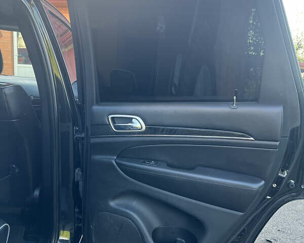 Черный Джип Гранд Чероки, объемом двигателя 2.99 л и пробегом 177 тыс. км за 13900 $, фото 6 на Automoto.ua