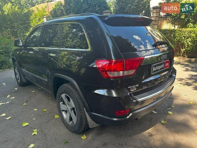 Чорний Джип Grand Cherokee, об'ємом двигуна 3 л та пробігом 260 тис. км за 19440 $, фото 6 на Automoto.ua