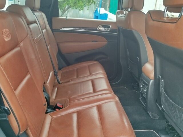 Чорний Джип Grand Cherokee, об'ємом двигуна 3 л та пробігом 290 тис. км за 17000 $, фото 2 на Automoto.ua