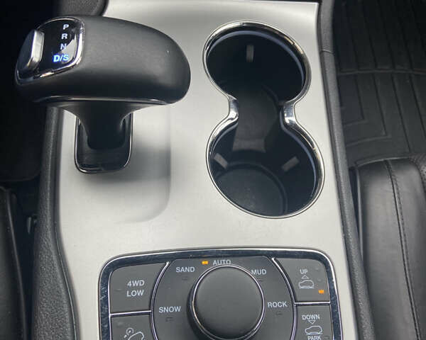 Черный Джип Гранд Чероки, объемом двигателя 3.6 л и пробегом 265 тыс. км за 24700 $, фото 7 на Automoto.ua