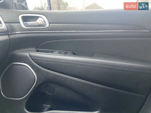 Черный Джип Гранд Чероки, объемом двигателя 3.6 л и пробегом 265 тыс. км за 24700 $, фото 17 на Automoto.ua