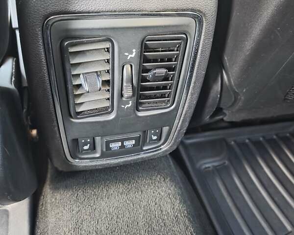 Чорний Джип Grand Cherokee, об'ємом двигуна 2.99 л та пробігом 239 тис. км за 17900 $, фото 12 на Automoto.ua