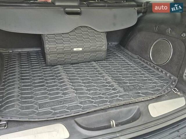 Черный Джип Гранд Чероки, объемом двигателя 2.99 л и пробегом 230 тыс. км за 22200 $, фото 7 на Automoto.ua