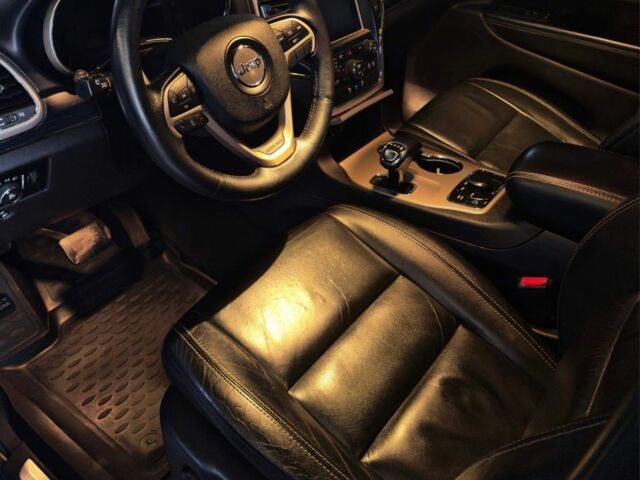 Джип Grand Cherokee 2013 у Лубнах на Automoto.ua Чорний Джип Grand Cherokee, об'ємом двигуна 3.6 л та пробігом 180 тис. км за 19500 $, фото 5 на Automoto.ua