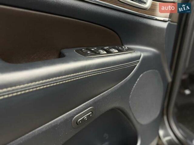 Черный Джип Гранд Чероки, объемом двигателя 2.99 л и пробегом 332 тыс. км за 16900 $, фото 20 на Automoto.ua