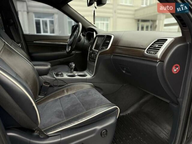 Черный Джип Гранд Чероки, объемом двигателя 2.99 л и пробегом 332 тыс. км за 16900 $, фото 19 на Automoto.ua