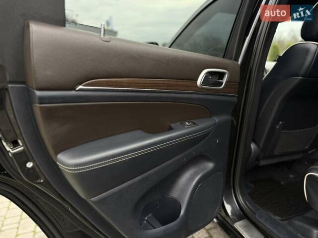 Черный Джип Гранд Чероки, объемом двигателя 2.99 л и пробегом 332 тыс. км за 16900 $, фото 14 на Automoto.ua