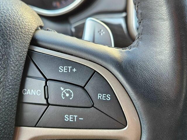 Черный Джип Гранд Чероки, объемом двигателя 5.7 л и пробегом 180 тыс. км за 22500 $, фото 17 на Automoto.ua