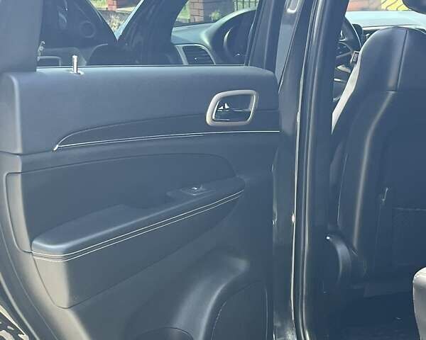 Черный Джип Гранд Чероки, объемом двигателя 3.6 л и пробегом 311 тыс. км за 18000 $, фото 13 на Automoto.ua