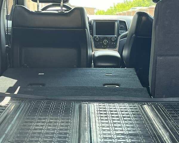 Черный Джип Гранд Чероки, объемом двигателя 3.6 л и пробегом 311 тыс. км за 18000 $, фото 10 на Automoto.ua