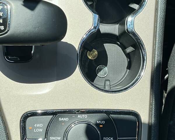 Черный Джип Гранд Чероки, объемом двигателя 3.6 л и пробегом 311 тыс. км за 18000 $, фото 7 на Automoto.ua