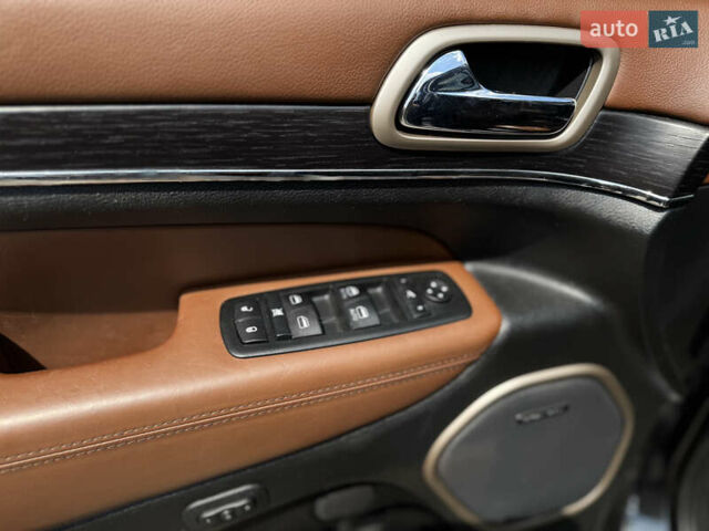 Чорний Джип Grand Cherokee, об'ємом двигуна 2.99 л та пробігом 275 тис. км за 20499 $, фото 38 на Automoto.ua