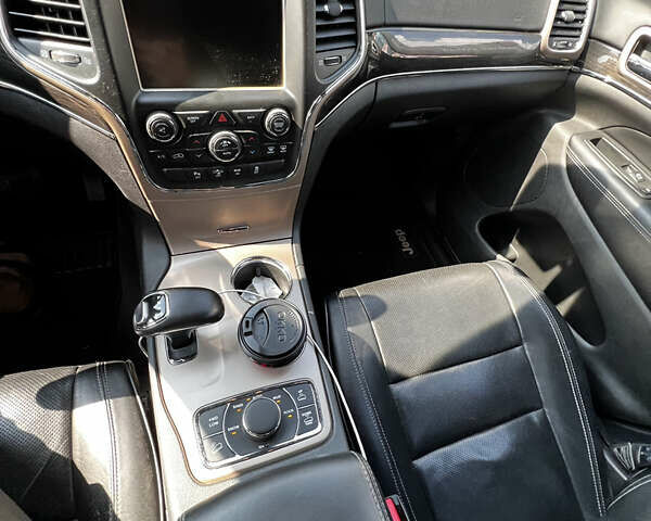 Чорний Джип Grand Cherokee, об'ємом двигуна 2.99 л та пробігом 220 тис. км за 15000 $, фото 26 на Automoto.ua