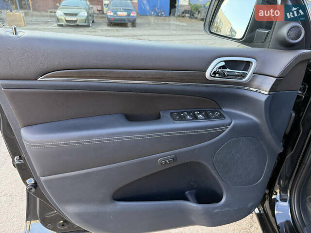 Черный Джип Гранд Чероки, объемом двигателя 2.99 л и пробегом 92 тыс. км за 24000 $, фото 11 на Automoto.ua