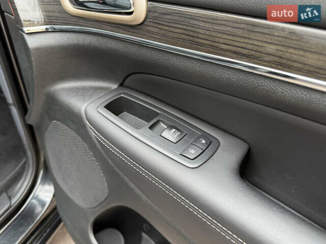 Чорний Джип Grand Cherokee, об'ємом двигуна 2.99 л та пробігом 199 тис. км за 21683 $, фото 89 на Automoto.ua