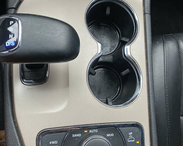 Черный Джип Гранд Чероки, объемом двигателя 2.99 л и пробегом 220 тыс. км за 21900 $, фото 12 на Automoto.ua