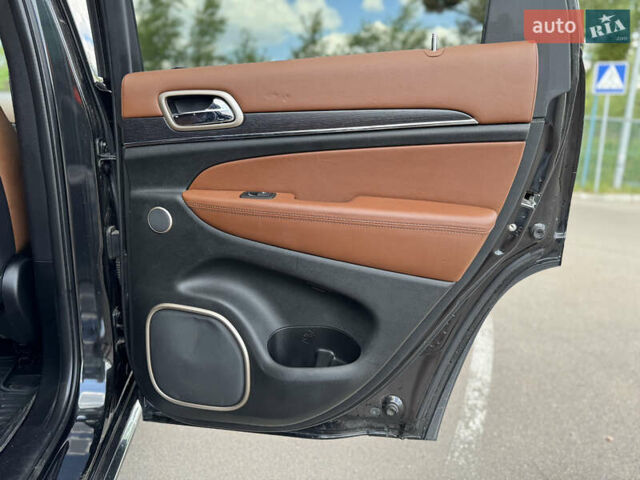 Чорний Джип Grand Cherokee, об'ємом двигуна 2.99 л та пробігом 275 тис. км за 20499 $, фото 62 на Automoto.ua